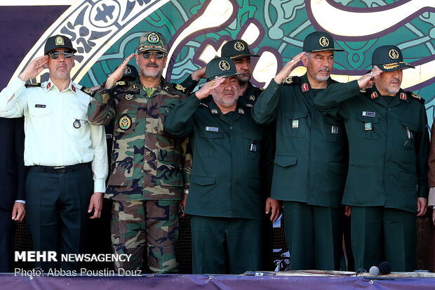 مراسم رژه نیروهای مسلح در اصفهان