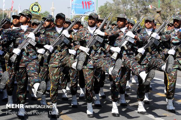 مراسم رژه نیروهای مسلح در اصفهان