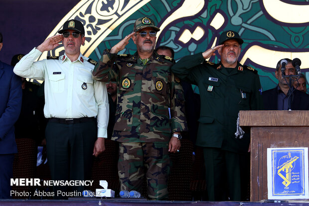 مراسم رژه نیروهای مسلح در اصفهان