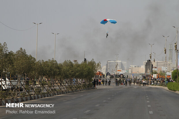 Massive military parade in Bandar Abbas