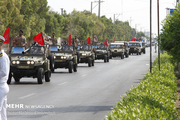 Massive military parade in Bandar Abbas