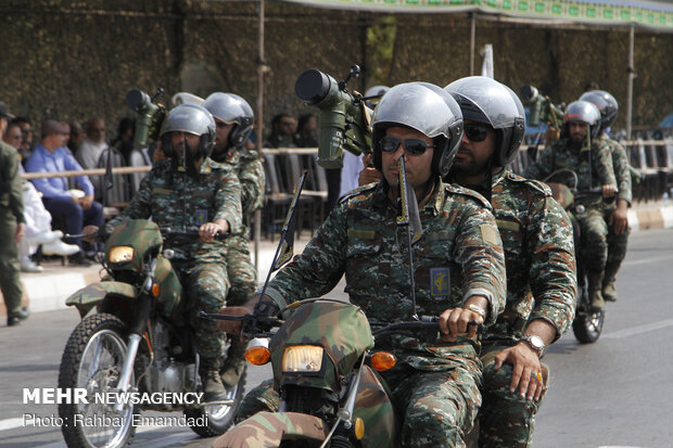 Massive military parade in Bandar Abbas