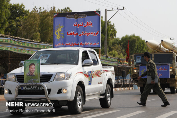 Massive military parade in Bandar Abbas