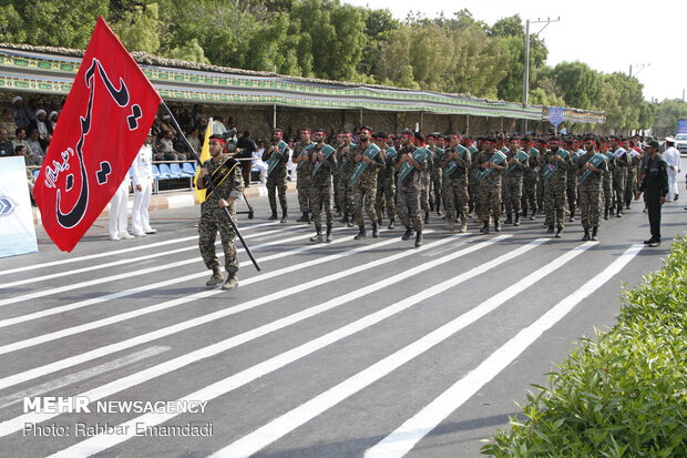 مراسم رژه نیروهای مسلح در بندرعباس