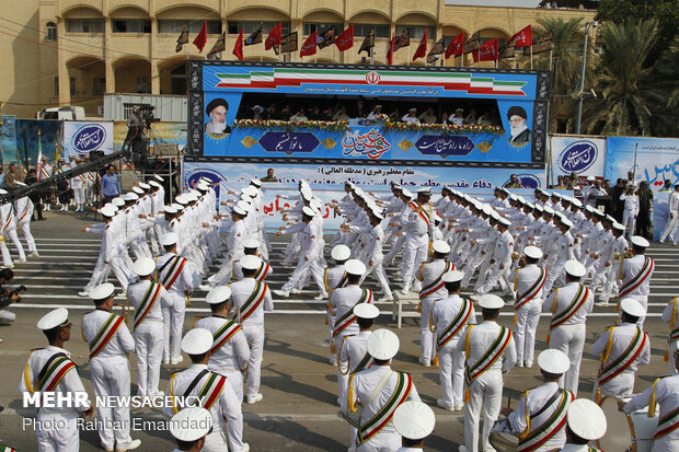 Massive military parade in Bandar Abbas