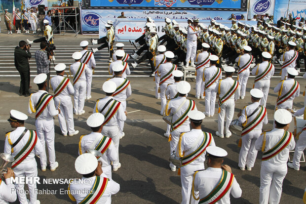 Massive military parade in Bandar Abbas