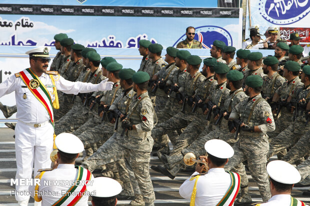 Massive military parade in Bandar Abbas