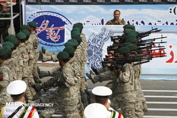 Massive military parade in Bandar Abbas