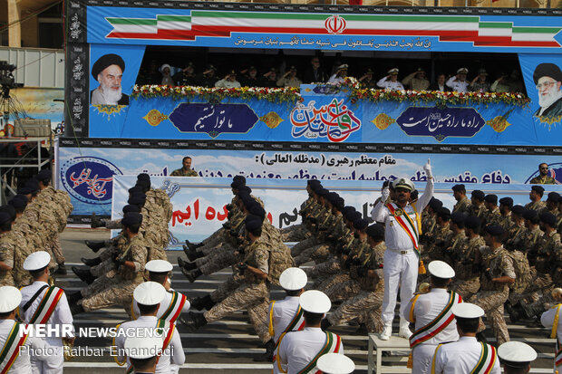 Massive military parade in Bandar Abbas