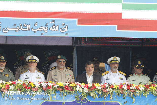 Massive military parade in Bandar Abbas