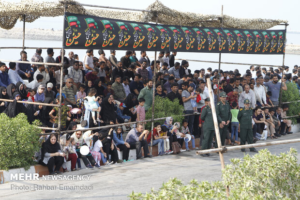 Massive military parade in Bandar Abbas