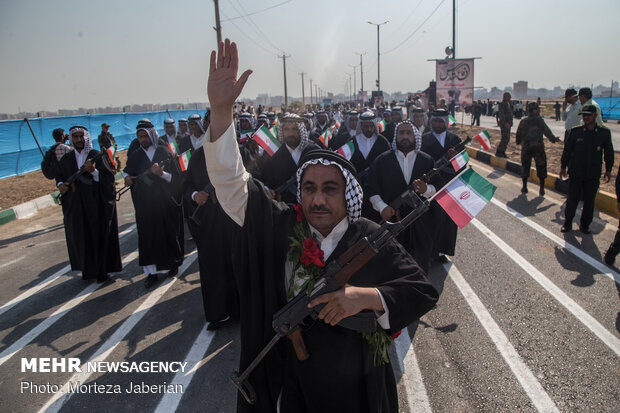 العرض العسكري للقوات المسلحة الايرانية في مدينة أهواز 