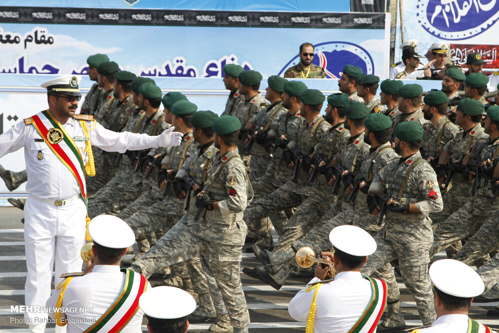 ارتش نمایشگاهی از ارزش‌های اسلامی با تبعیت محض از ولی فقیه است