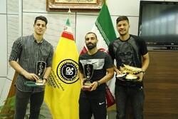 جوایز سه بازیکن برتر تیم فوتبال سپاهان اهدا شد