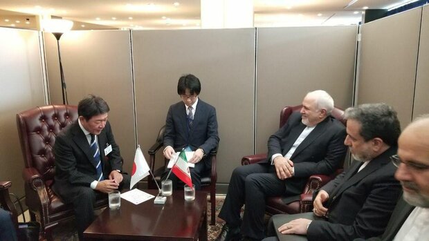 ظریف با وزیر خارجه ژاپن دیدار و گفتگو کرد