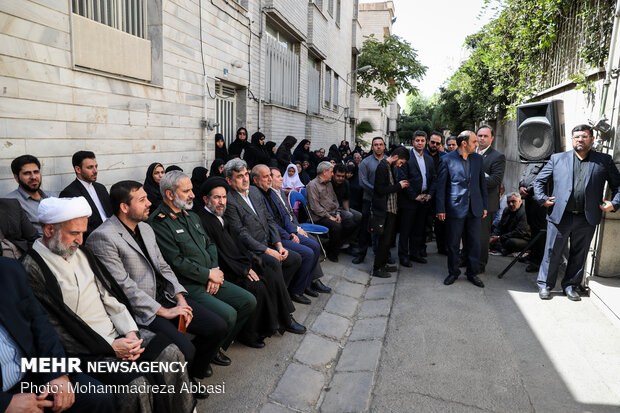 Ceremony to install image of 2,000 martyrs in Tehran on “Sacred Defense Week’