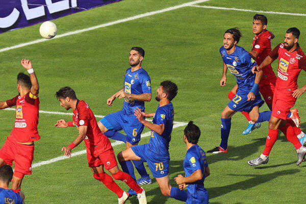 نود و دومین دیدار تیم‌های استقلال و پرسپولیس آغاز شد