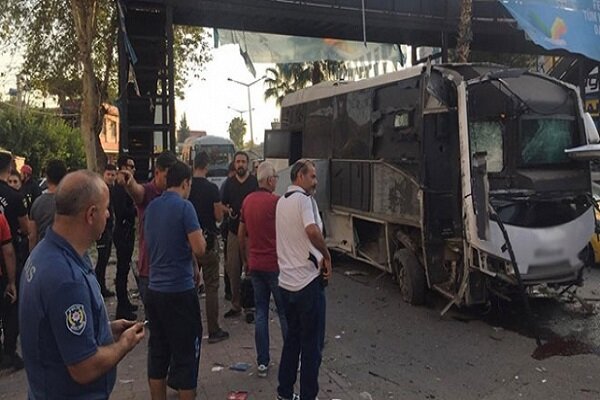 Adana'da bombalı saldırı: Çok sayıda yaralı var