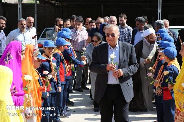 تقدیر از خیران مدرسه ساز مناطق زلزله زده مسجد سلیمان