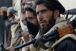 طالبان تأسر ركّاب طائرة التجسس الأميركية التي أسقطت في أفغانستان