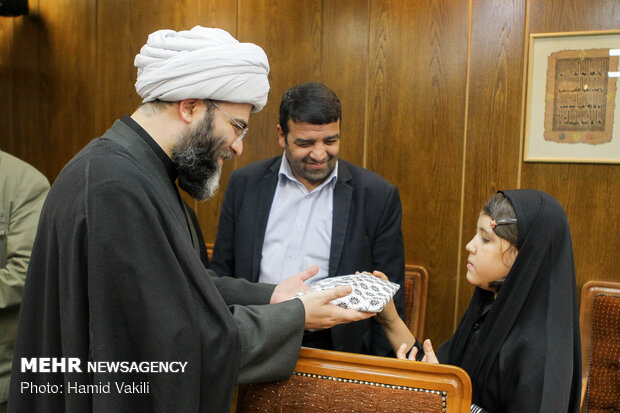 دیدار رئیس سازمان تبلیغات اسلامی با فرزندان شهدای شاخص