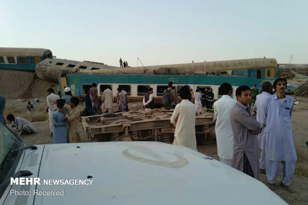 Zahedan-Tehran train derails, kills 4