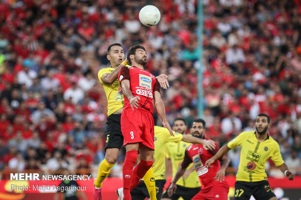 Sepahan vs. persepolis in Persian Gulf Pro League