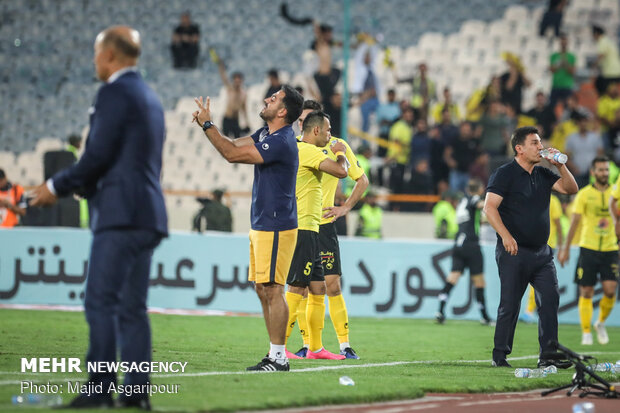 Sepahan vs. persepolis in Persian Gulf Pro League