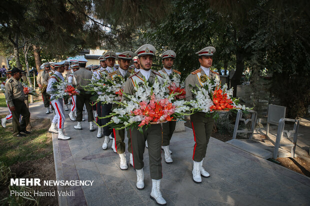 مراسم تنظيف مقبرة شهداء الدفاع المقدس