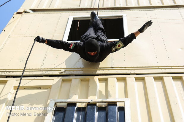 Training of Iranian’s police special unit