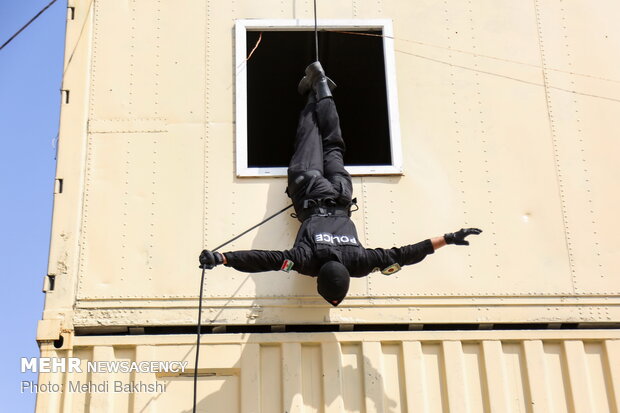 Training of Iranian’s police special unit