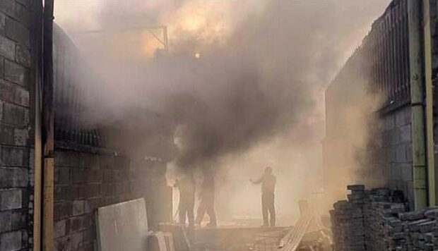 آتش سوزی سه سوله بزرگ مصنوعات چوبی در چهاردانگه