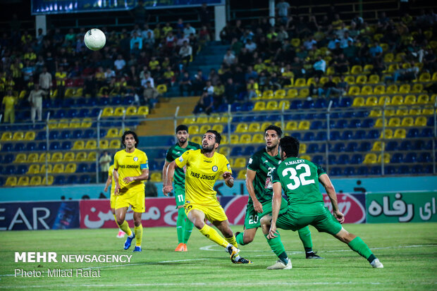 پیروزی ذوب آهن مقابل شاهین بوشهر در نیمه اول