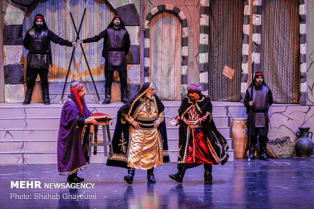 مسرحية "خاتون"على خشبة مسرح طهران 