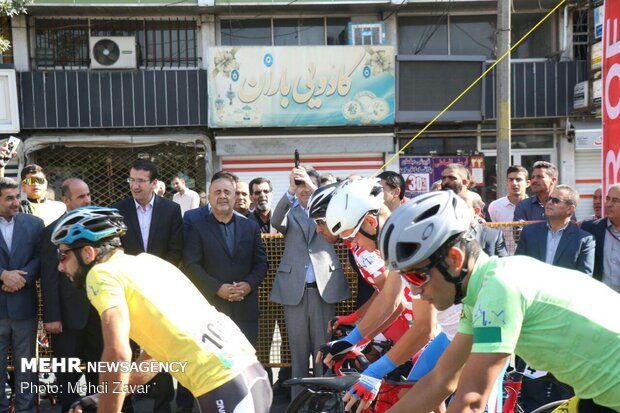 İran-Azerbaycan Bisiklet Turu'nun üçüncü etabından kareler