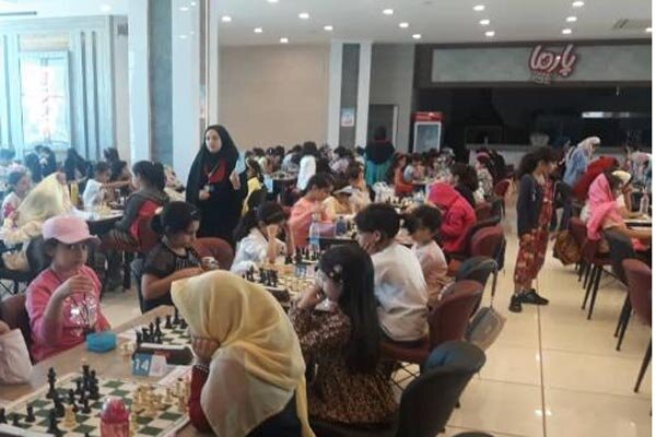 مسابقات شطرنج قهرمانی رده های سنی دختران کشور در قزوین پایان یافت