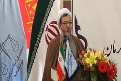 زیرساختهای نرم افزاری و سخت افزاری برای نیروی انتظامی فراهم شود