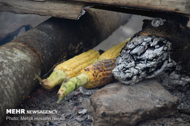 Maize selling in Heyran Pass