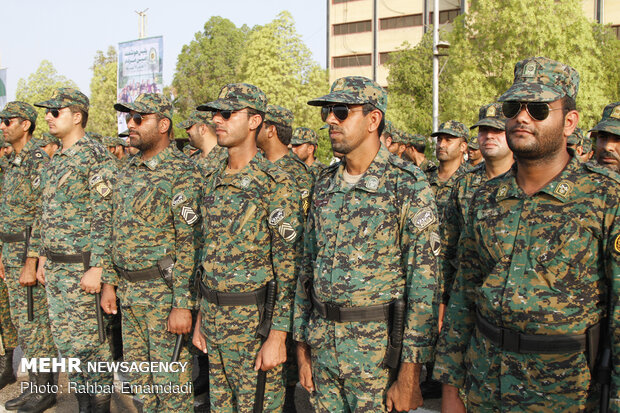 صبحگاه مشترک نیروهای مسلح هرمزگان به مناسبت هفته ناجا
