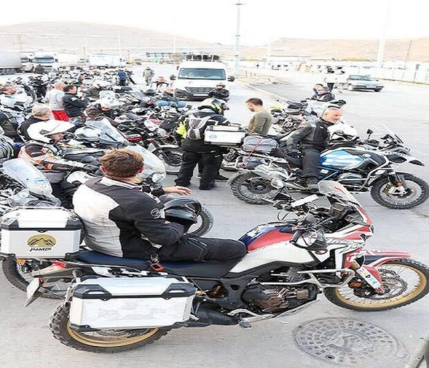 French motorcyclists enter Iran through Bazargan border