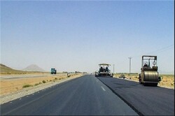 ادامه عملیات بهسازی جاده کیانمهر - قزلحصار 