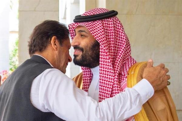 عمران خان آج سعودی عرب کا مختصر دورہ کریں گے