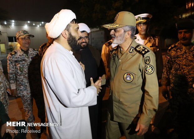 Iranian commander visits 'Persian Gulf Air Defense HQ'