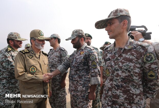 Iranian commander visits 'Persian Gulf Air Defense HQ'