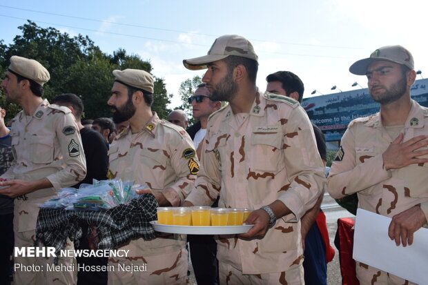 Guards see off foreign Arbaeen pilgrims at Astara border 