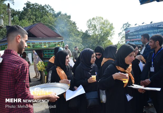 Guards see off foreign Arbaeen pilgrims at Astara border 