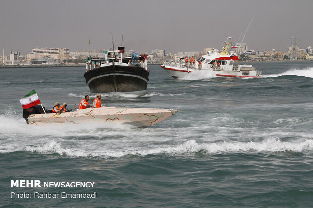 Police's naval drill in Persian Gulf