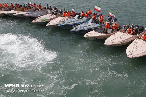 Police's naval drill in Persian Gulf