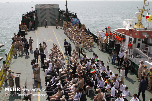 Police's naval drill in Persian Gulf