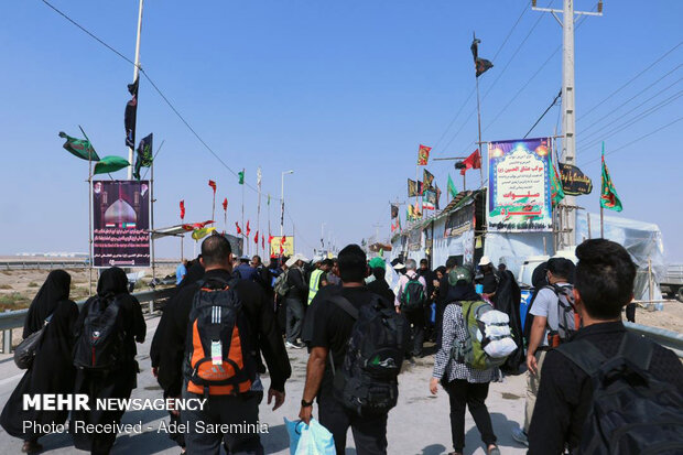 حضور زوار اربعین در مرز شلمچه